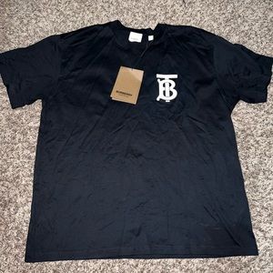 Burberry Mens T shirt. Too big for my son.